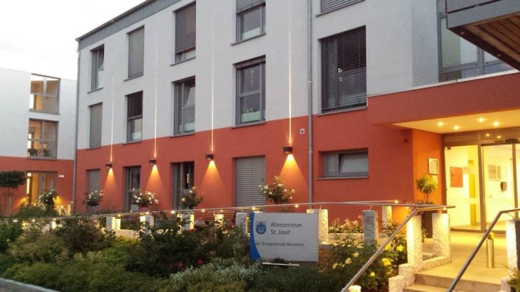 Altenzentrum St. Josef Altenzentrum.jpg